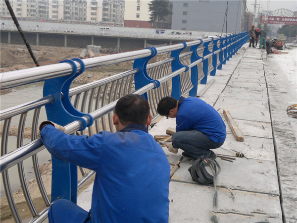 大足不锈钢河道护栏的特性及其在城市景观中的应用